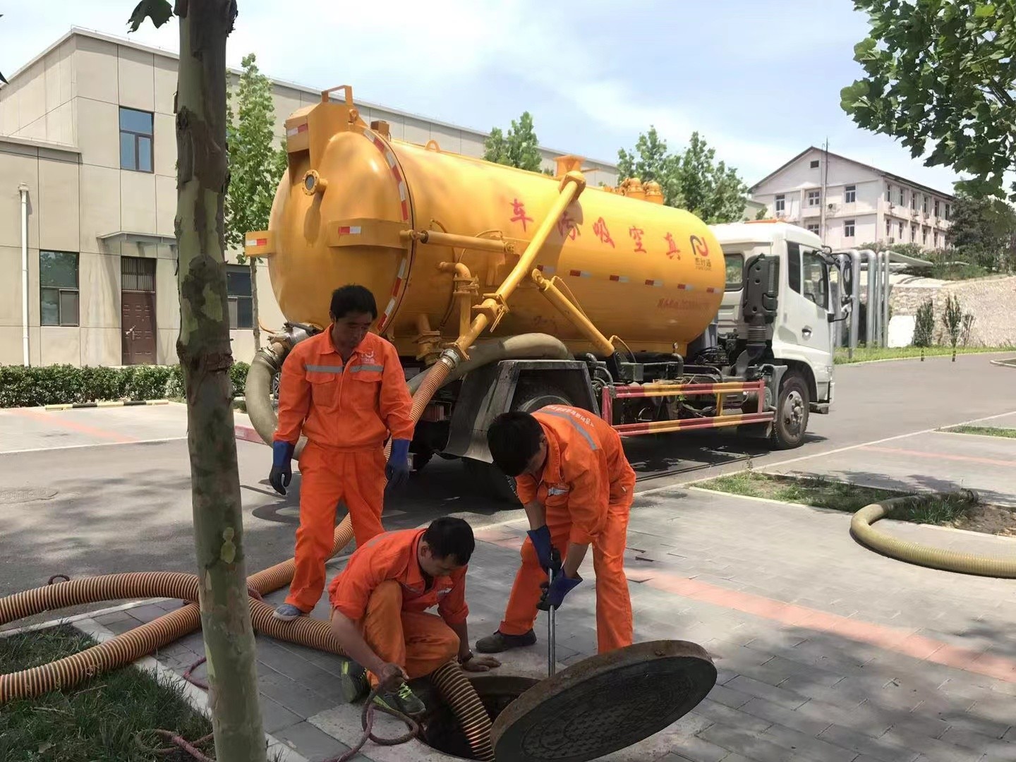 寿阳化粪池清理与5-8吨吸粪车施工效率分析